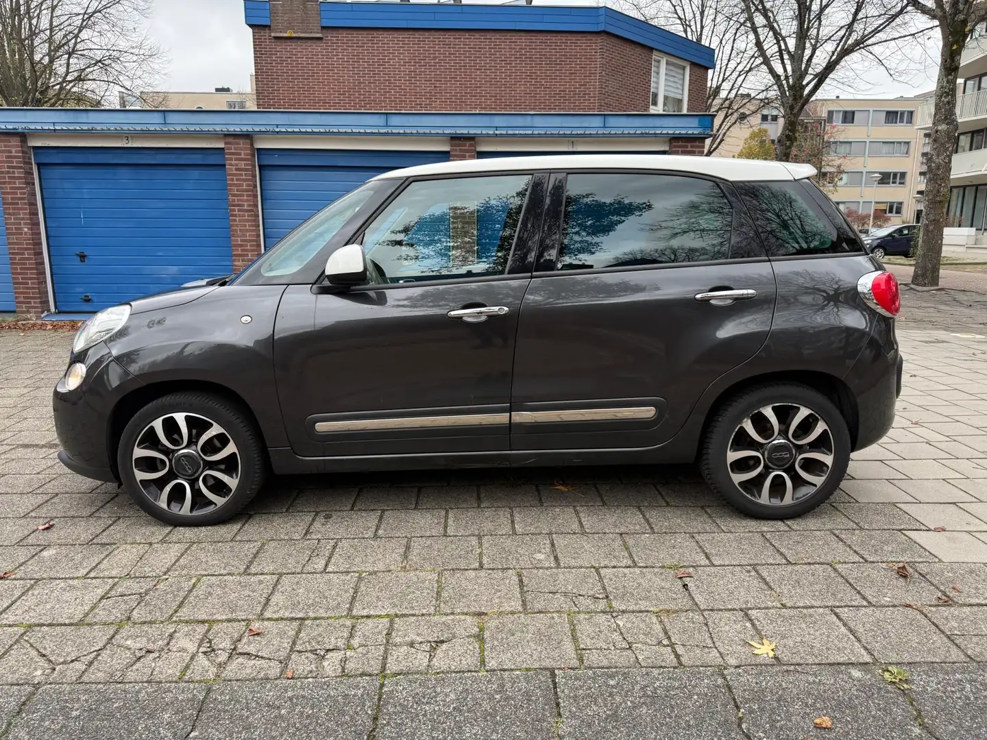 Fiat 500L 0.9 TwinAir Lounge Panorama Climate Gris - 2