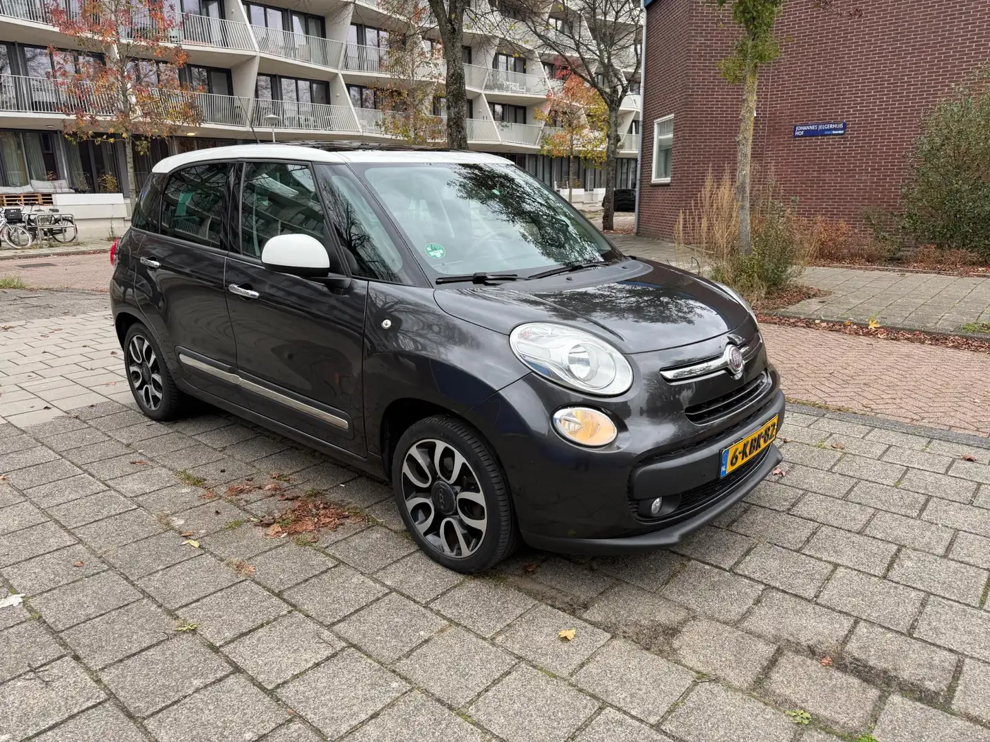 Fiat 500L 0.9 TwinAir Lounge Panorama Climate Gris - 1