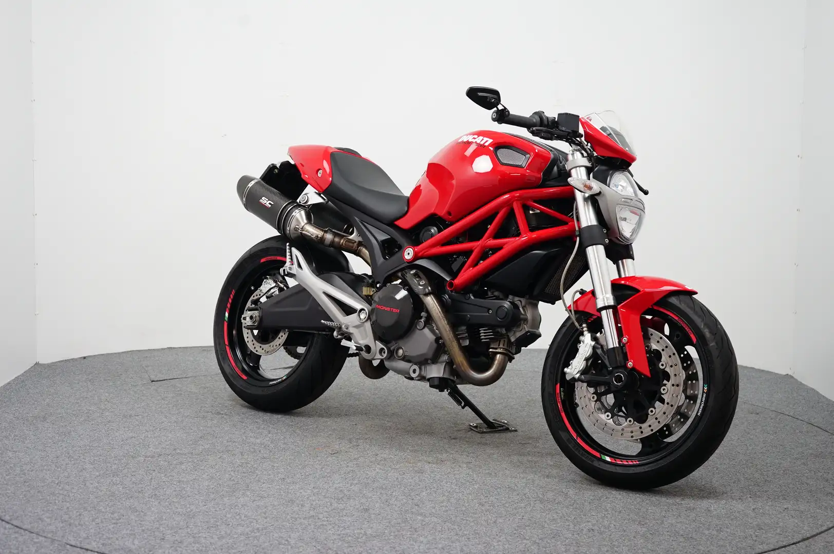 Ducati MONSTER 696: GERESERVEERD RD Rood - 2