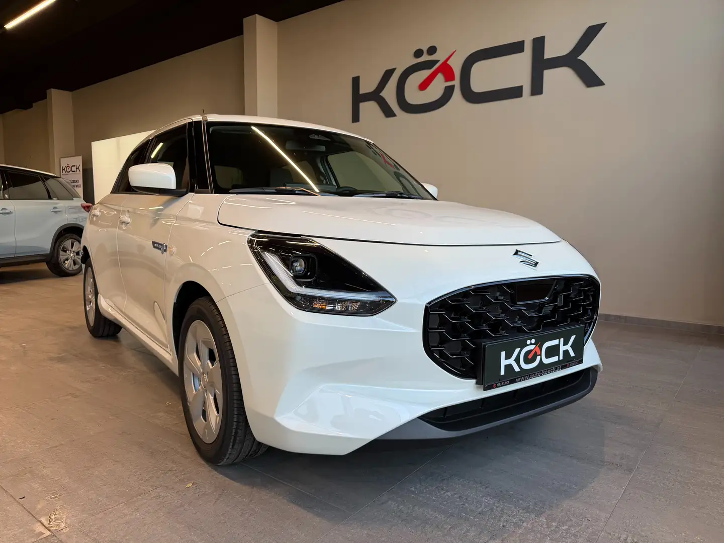 Suzuki Swift 1.2 Dualjet 61 kW Club Automatik *SNOWFOX AKTION* Weiß - 2