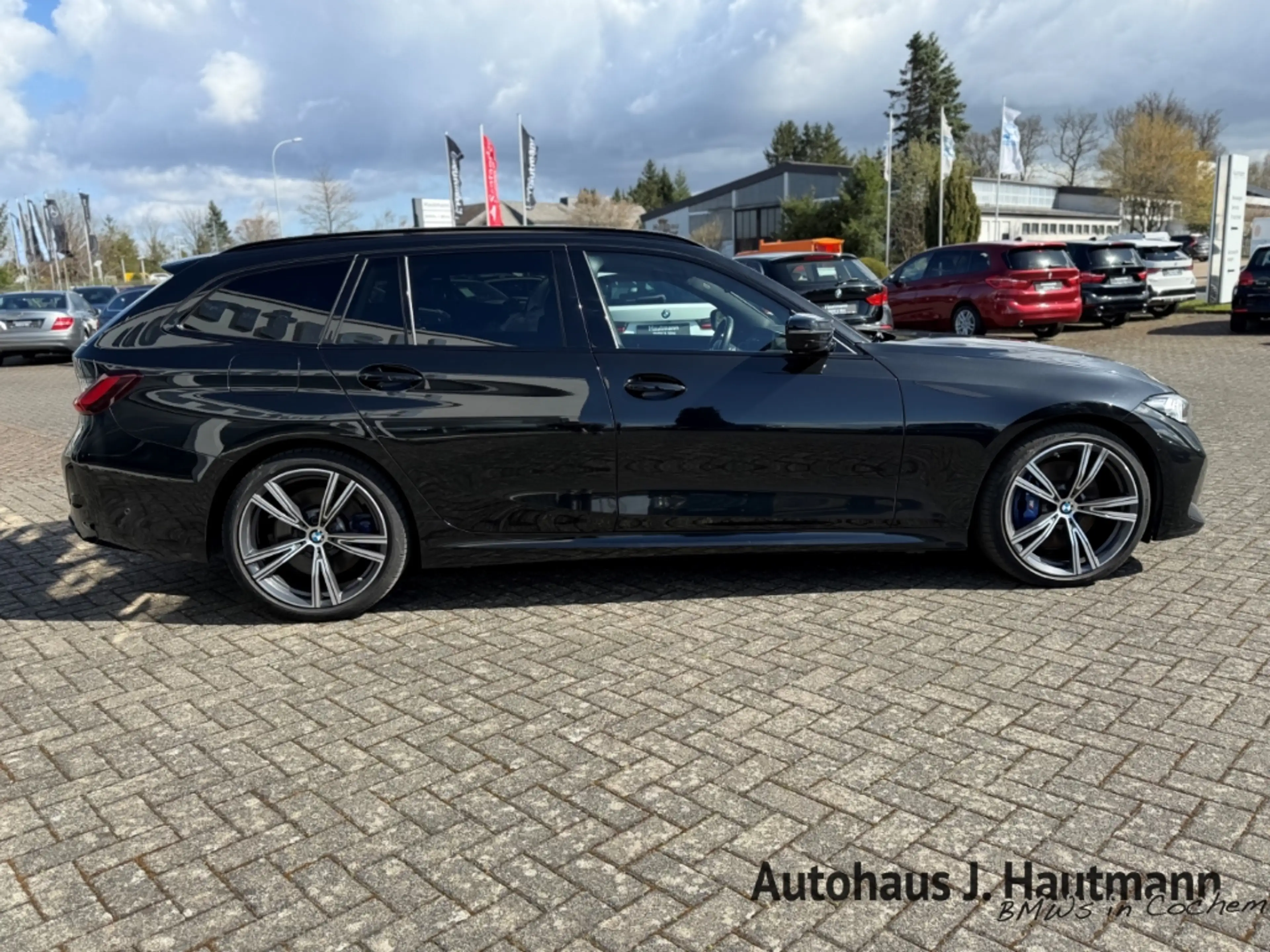 BMW 340 xDrive Touring *1.HAND*AHK*ACC*360°*H&K* — photo 9