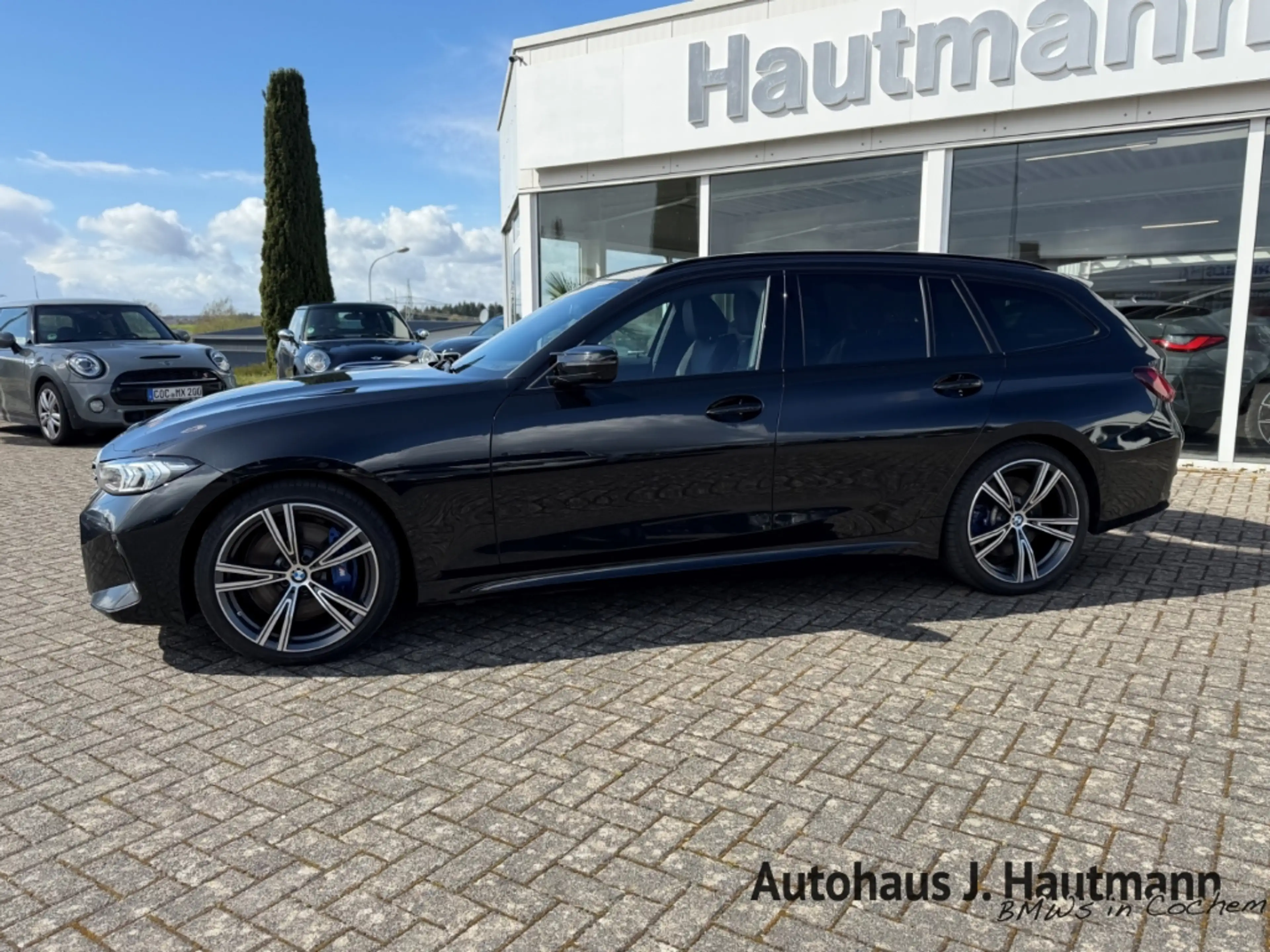 BMW 340 xDrive Touring *1.HAND*AHK*ACC*360°*H&K* — photo 4