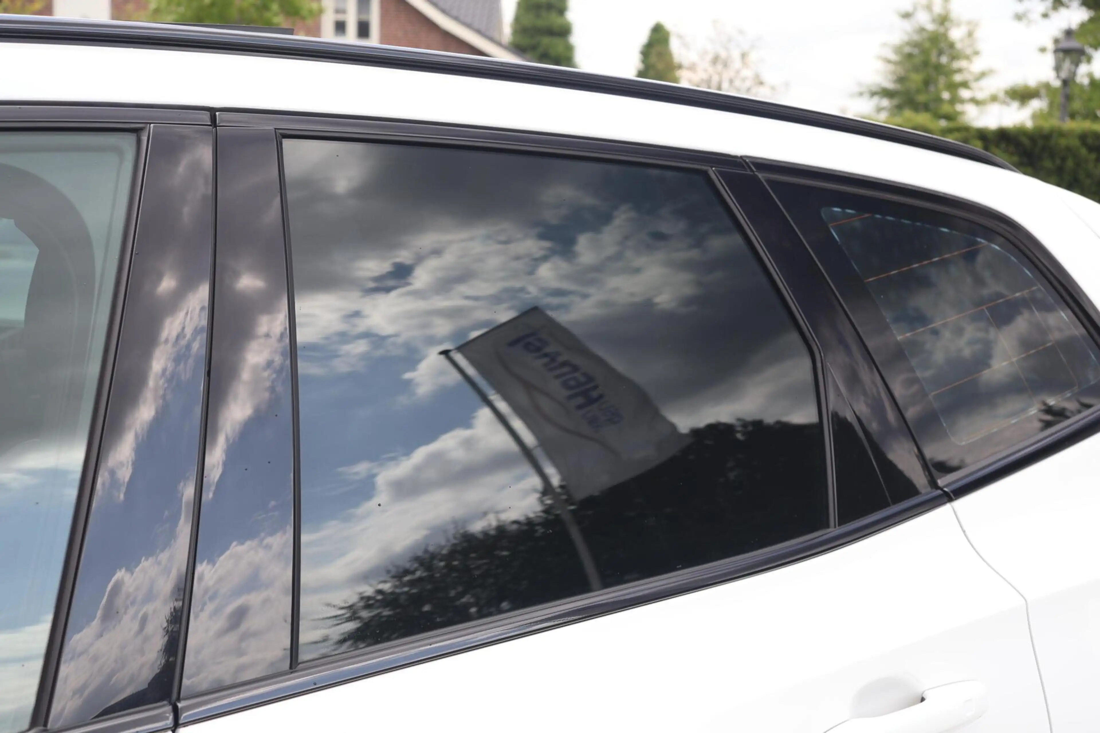 Volvo XC60 T6 Recharge AWD R-Design | Trekhaak | Parkeercamer — photo 11