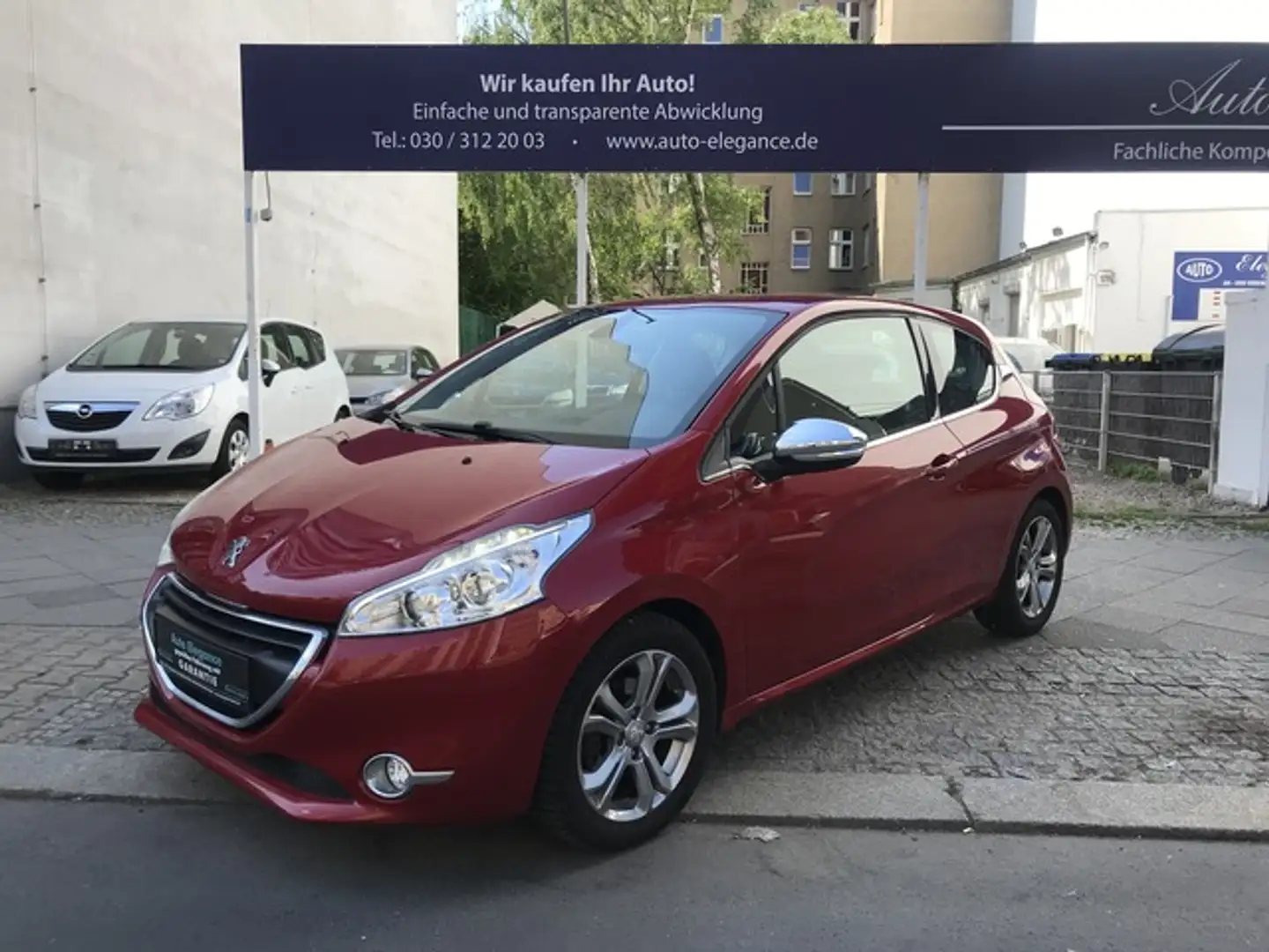 Peugeot 208 1.2 TURBO, Klimaaut, LEDER,NAVI,1.HAND,SHG TEMPOMA Rot - 2