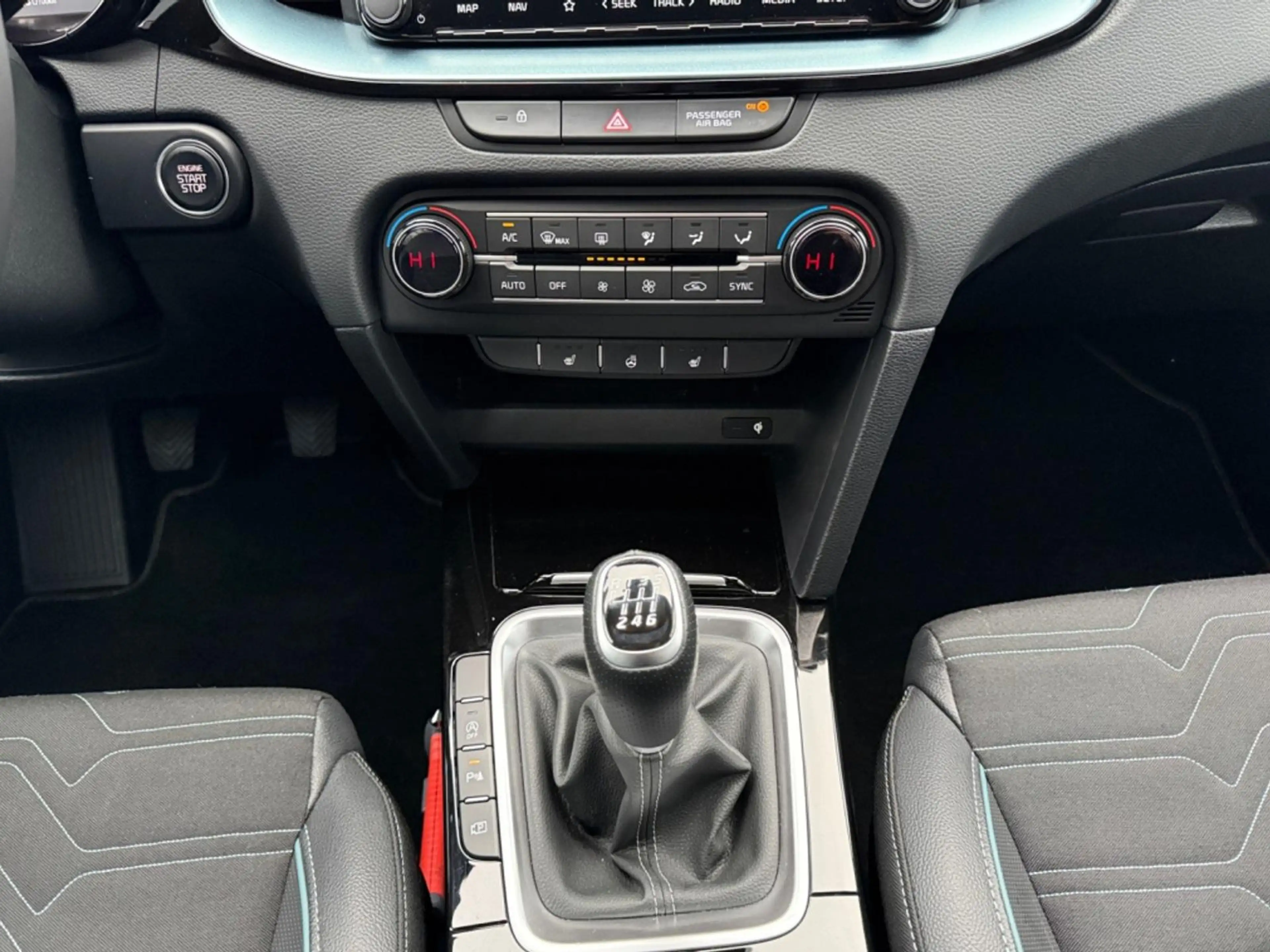 Kia Ceed / cee'd 1.0 T-GDi Design Edition I Half-Leder I Navi I Cru — photo 6