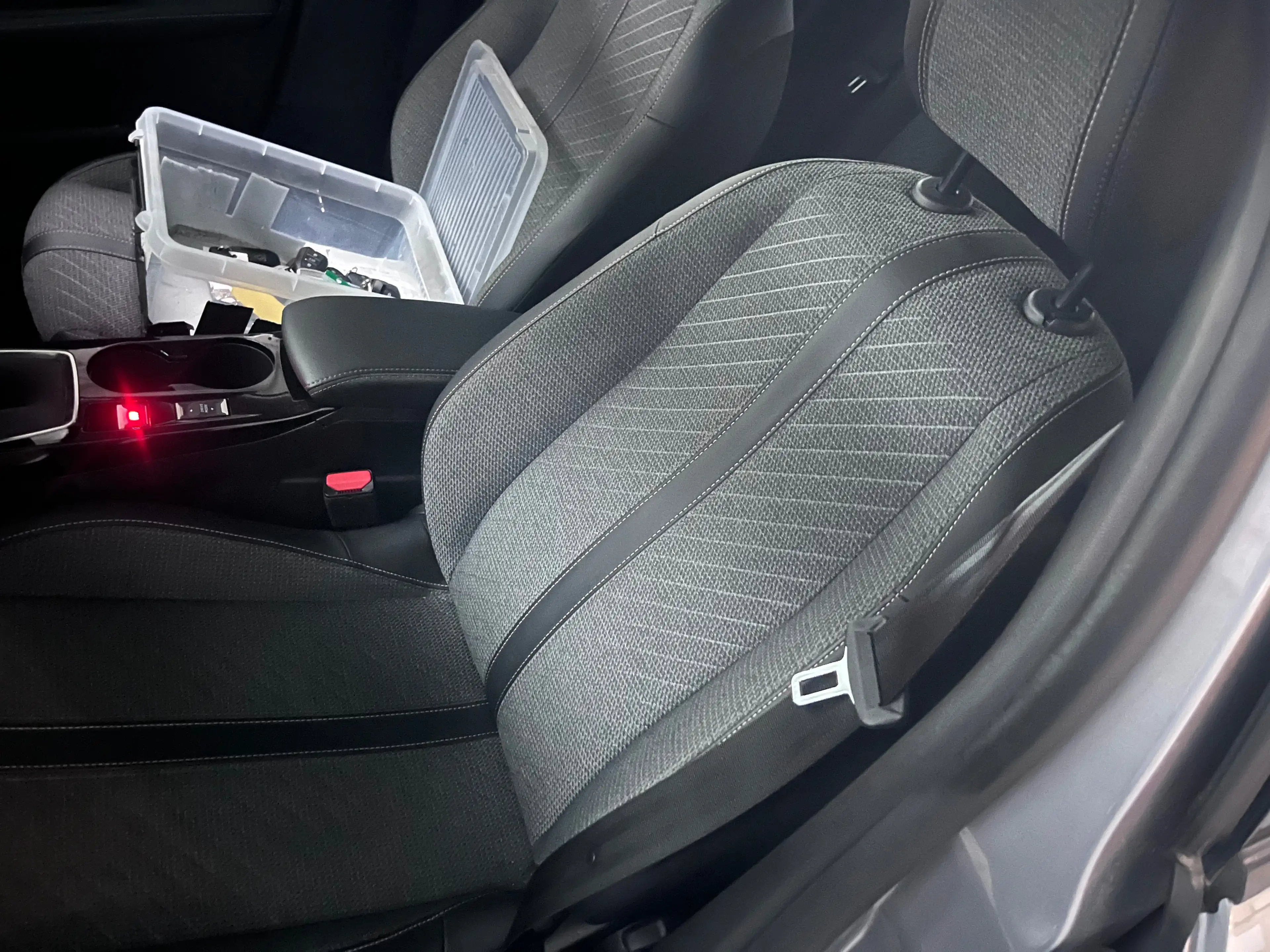 Peugeot 208 Allure — photo 9