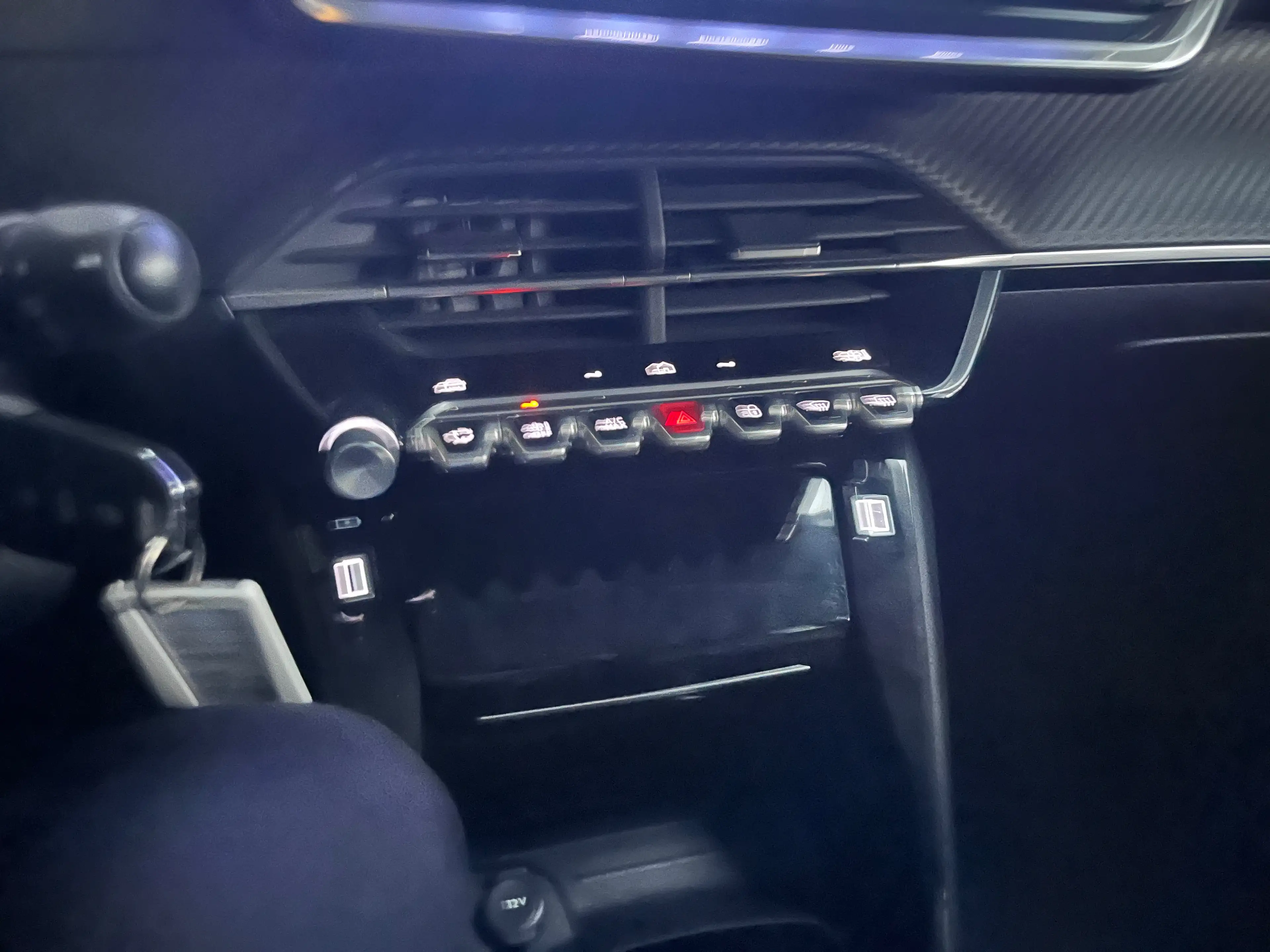 Peugeot 208 Allure — photo 12