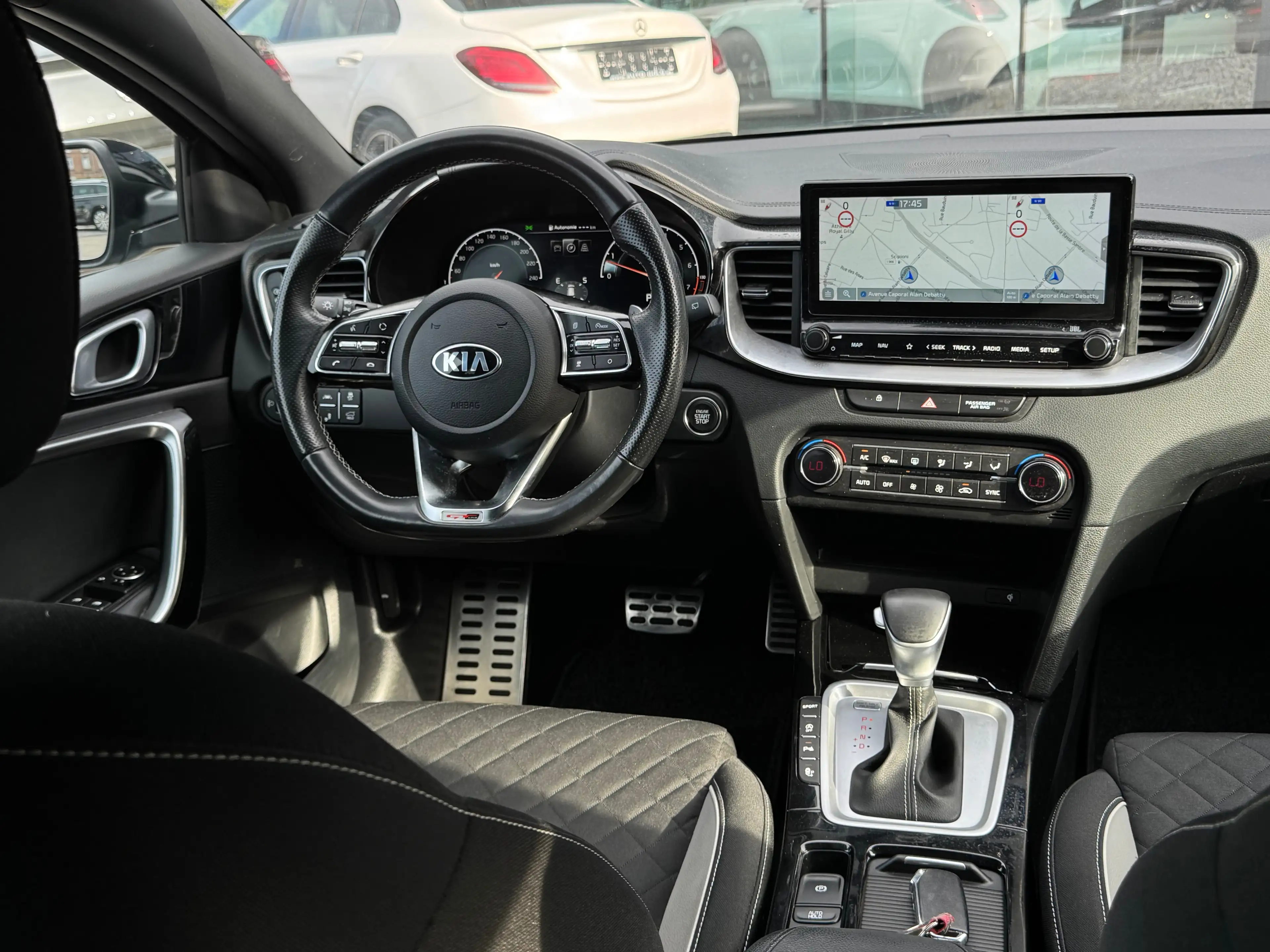 Kia ProCeed / pro_cee'd 1.5 T-GDi GT-LINE / BOITE AUTO / FULLOPTIONS / 1PROP CARNET — photo 13