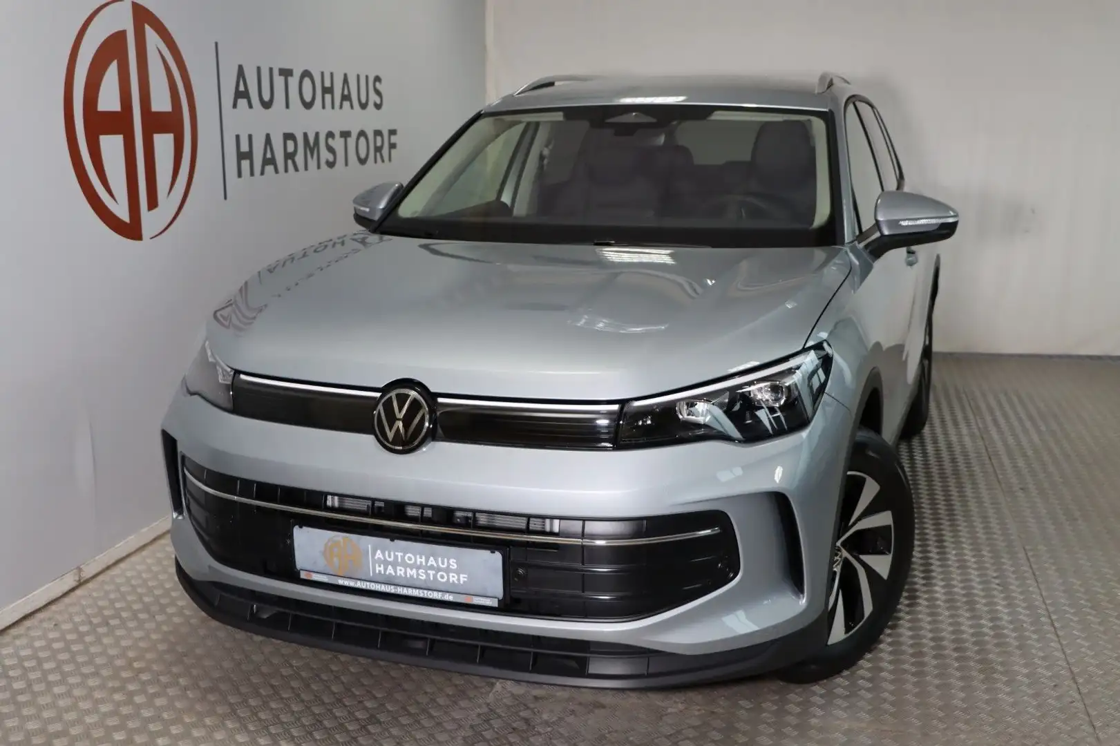 Volkswagen Tiguan 1.5 eTSI Life AHK Kamera StHz el. Heckkl. Argent - 1