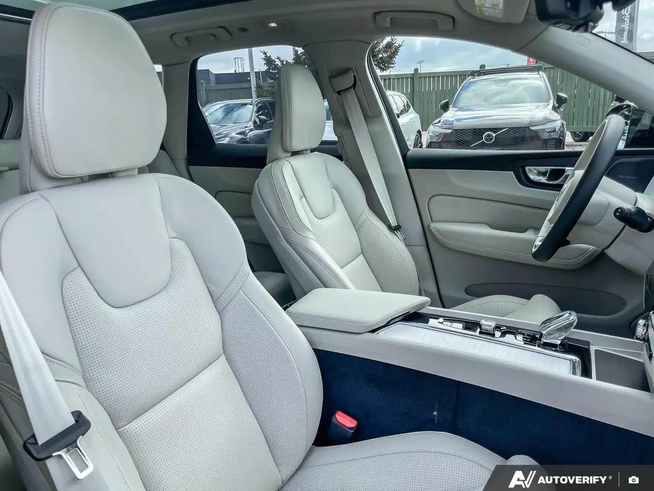 Volvo XC60 снимка Volvo XC60