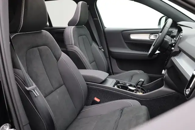 Volvo XC40 2.0 Black Edition Plus B4 Mild-Hybrid 197PS Aut... Ansicht 17