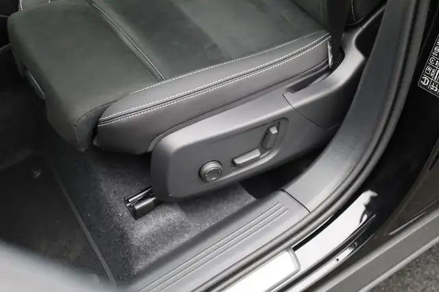 Volvo XC40 2.0 Black Edition Plus B4 Mild-Hybrid 197PS Aut... Ansicht 22