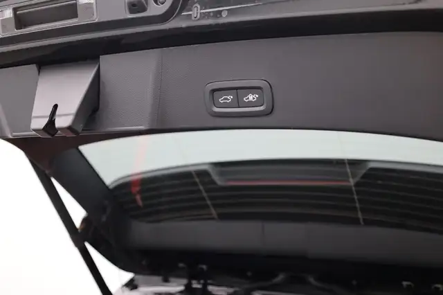 Volvo XC40 2.0 Black Edition Plus B4 Mild-Hybrid 197PS Aut... Ansicht 12