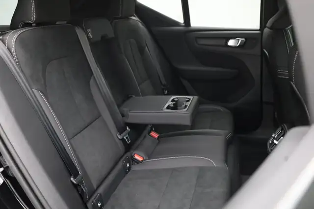 Volvo XC40 2.0 Black Edition Plus B4 Mild-Hybrid 197PS Aut... Ansicht 18