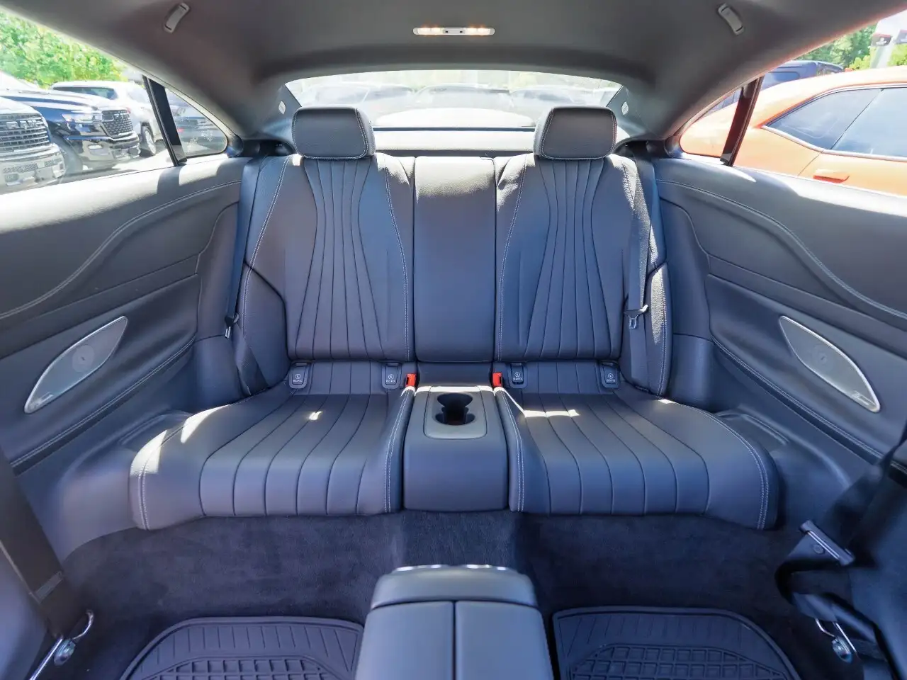 Mercedes-Benz E-Class fotografie Mercedes-Benz E-Class