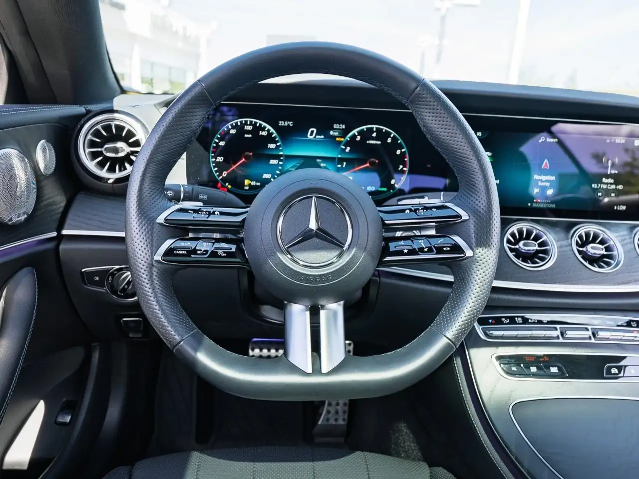 Mercedes-Benz E-Class photo Mercedes-Benz E-Class