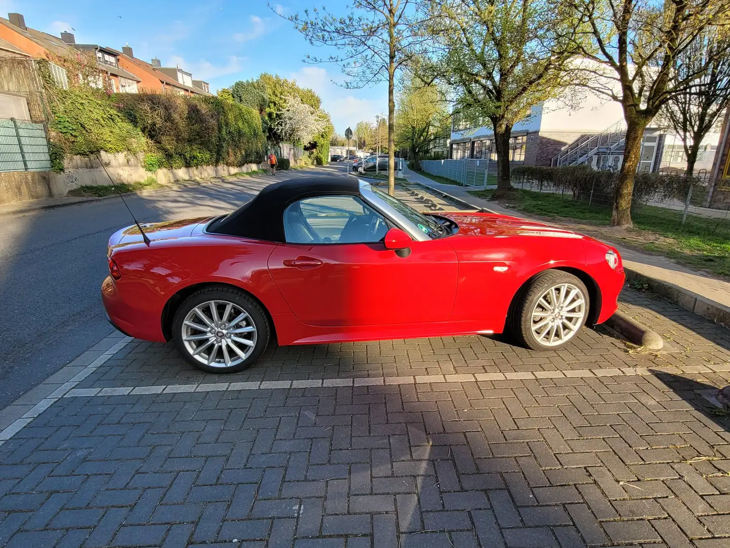 Fiat 124 Spider 124 Spider 1.4 MultiAir Turbo Lusso Rot - 2