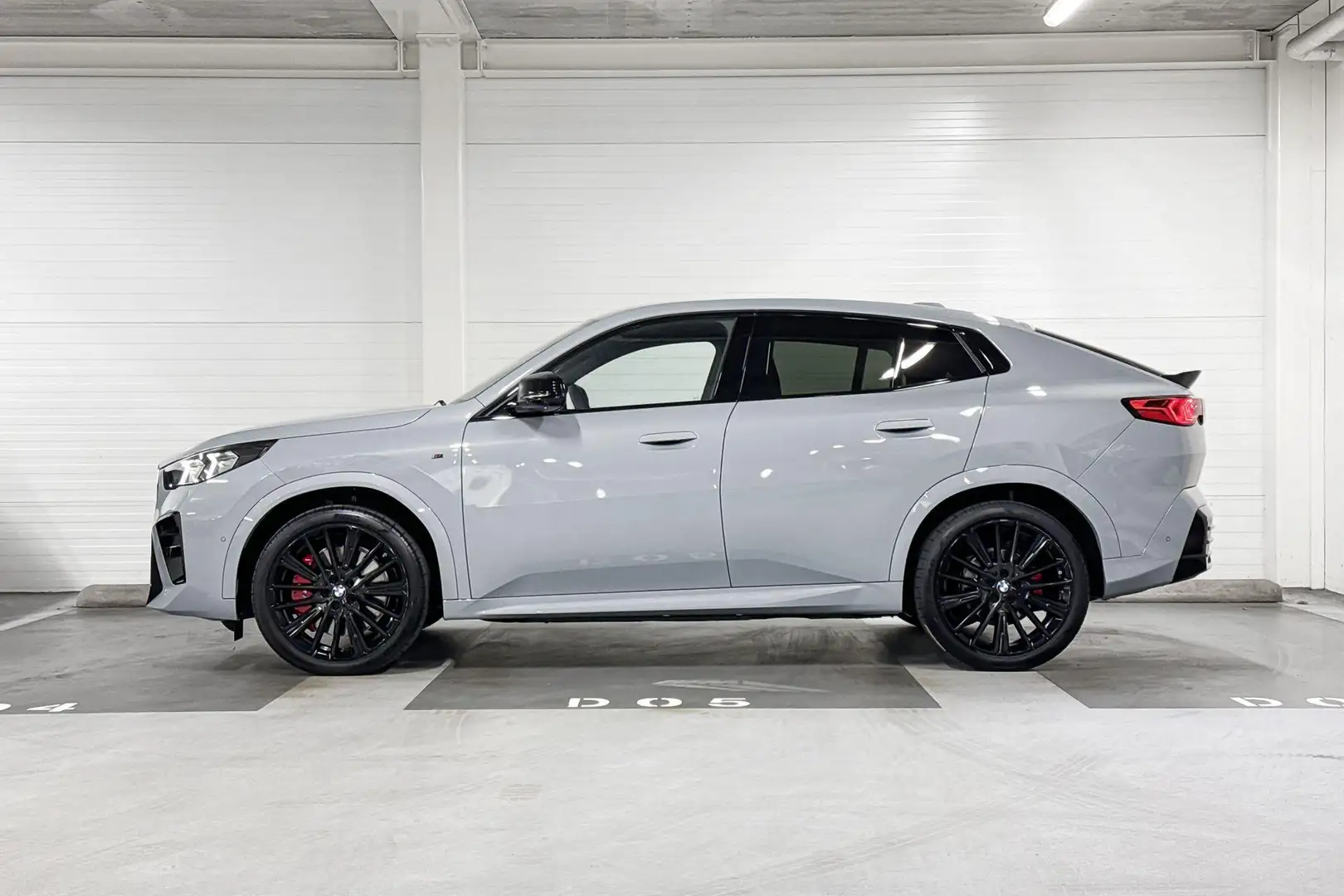 BMW iX2 eDrive20 | M-Sport Pro | Innovation Pack | Driving Gris - 2