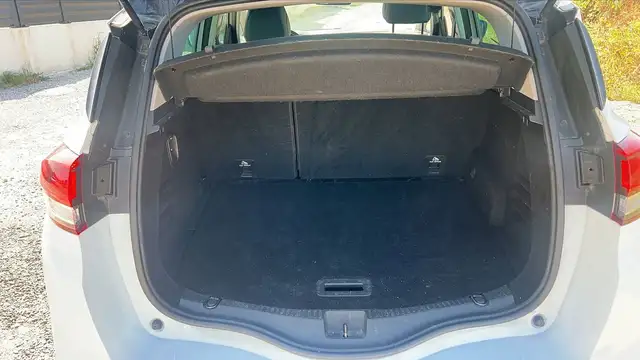Renault Scenic view 14