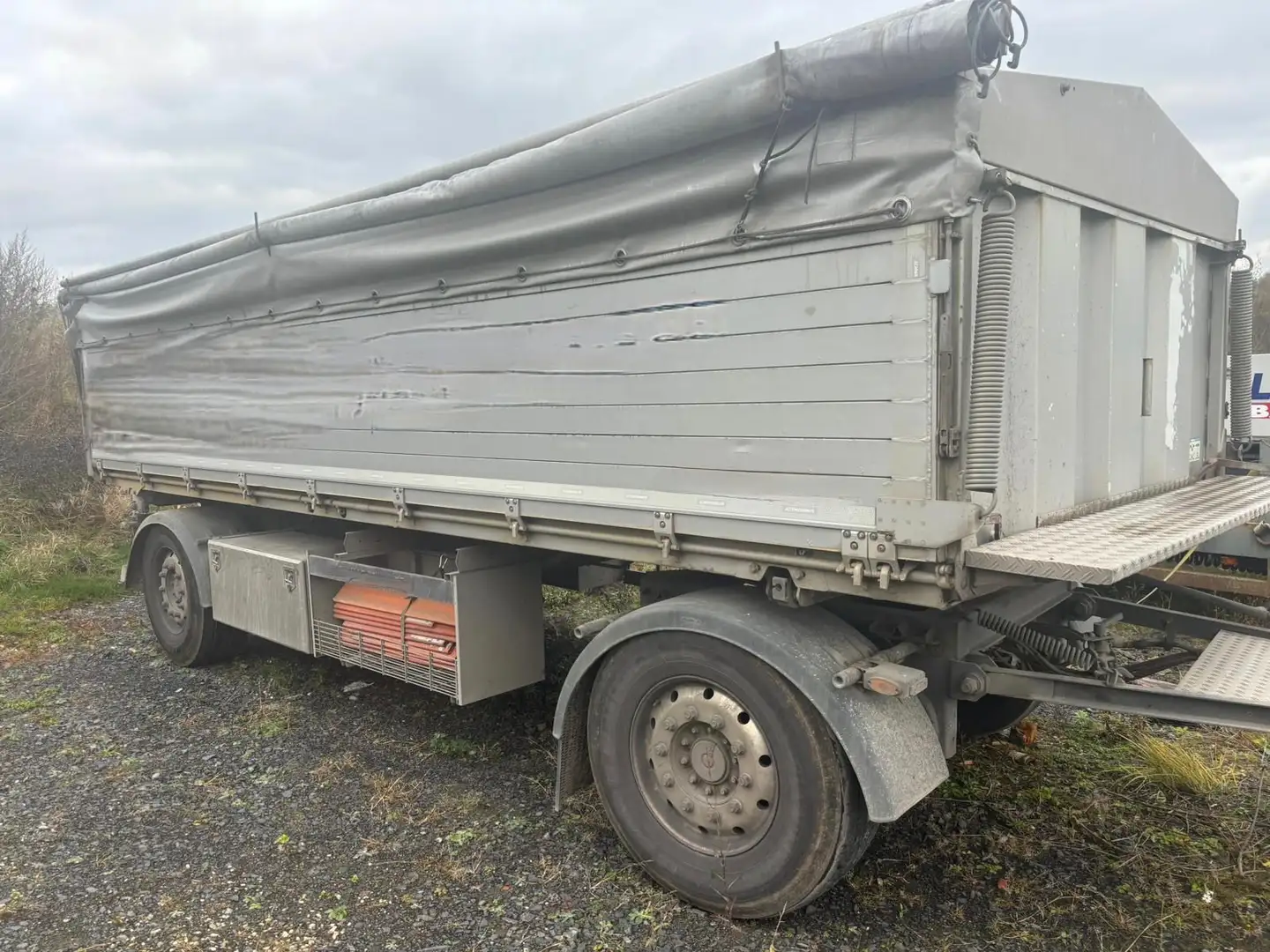Schwarzmüller EBS-E Dreiseitenkipper 6700 / 2550 - 1