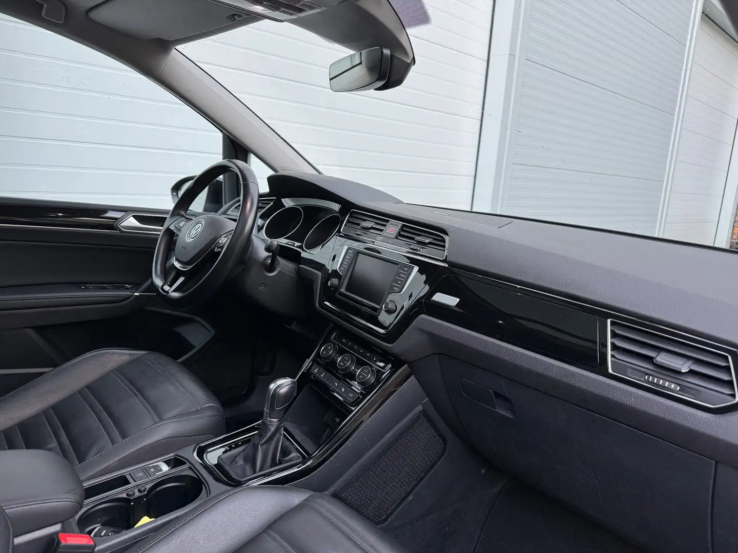 Volkswagen Touran Zwart - 2