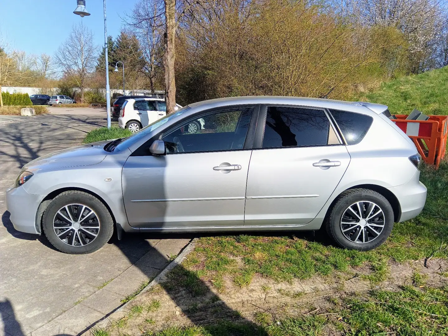 Mazda 3 1.6 Sport Active Plus Silber - 1