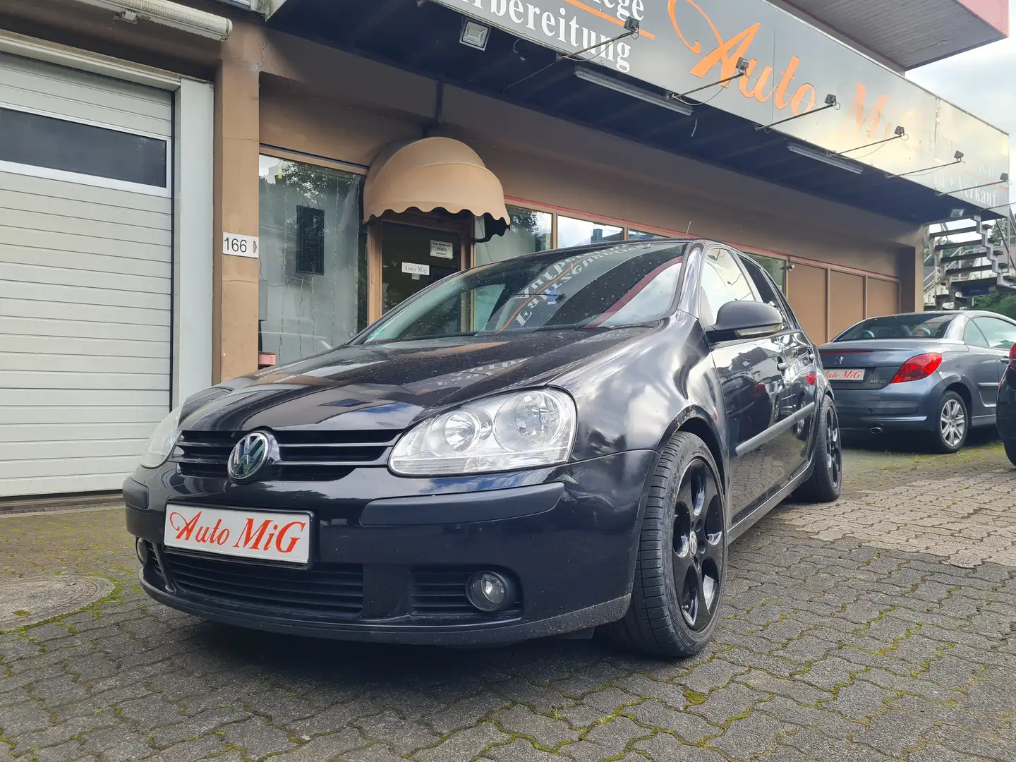 Volkswagen Golf Trendline Schwarz - 1