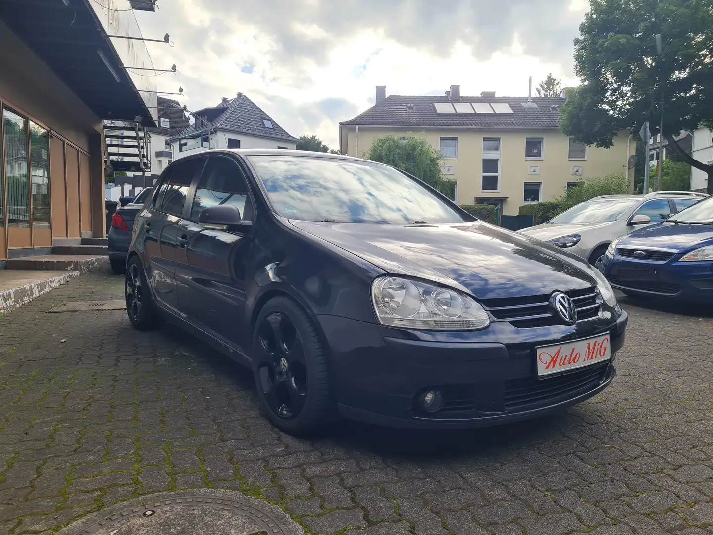 Volkswagen Golf Trendline Schwarz - 2