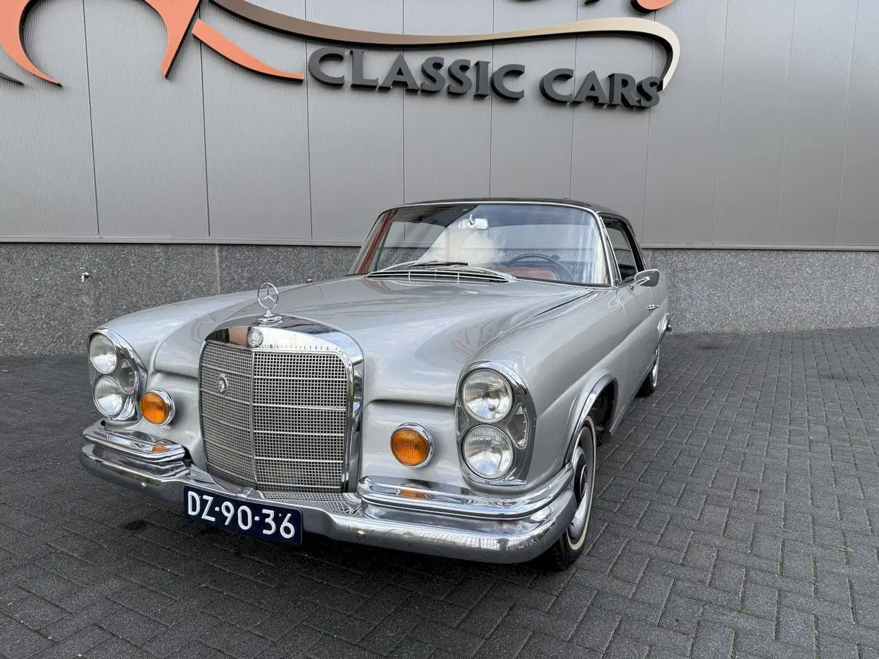 Mercedes-Benz 250 W111 250SE, foto 2