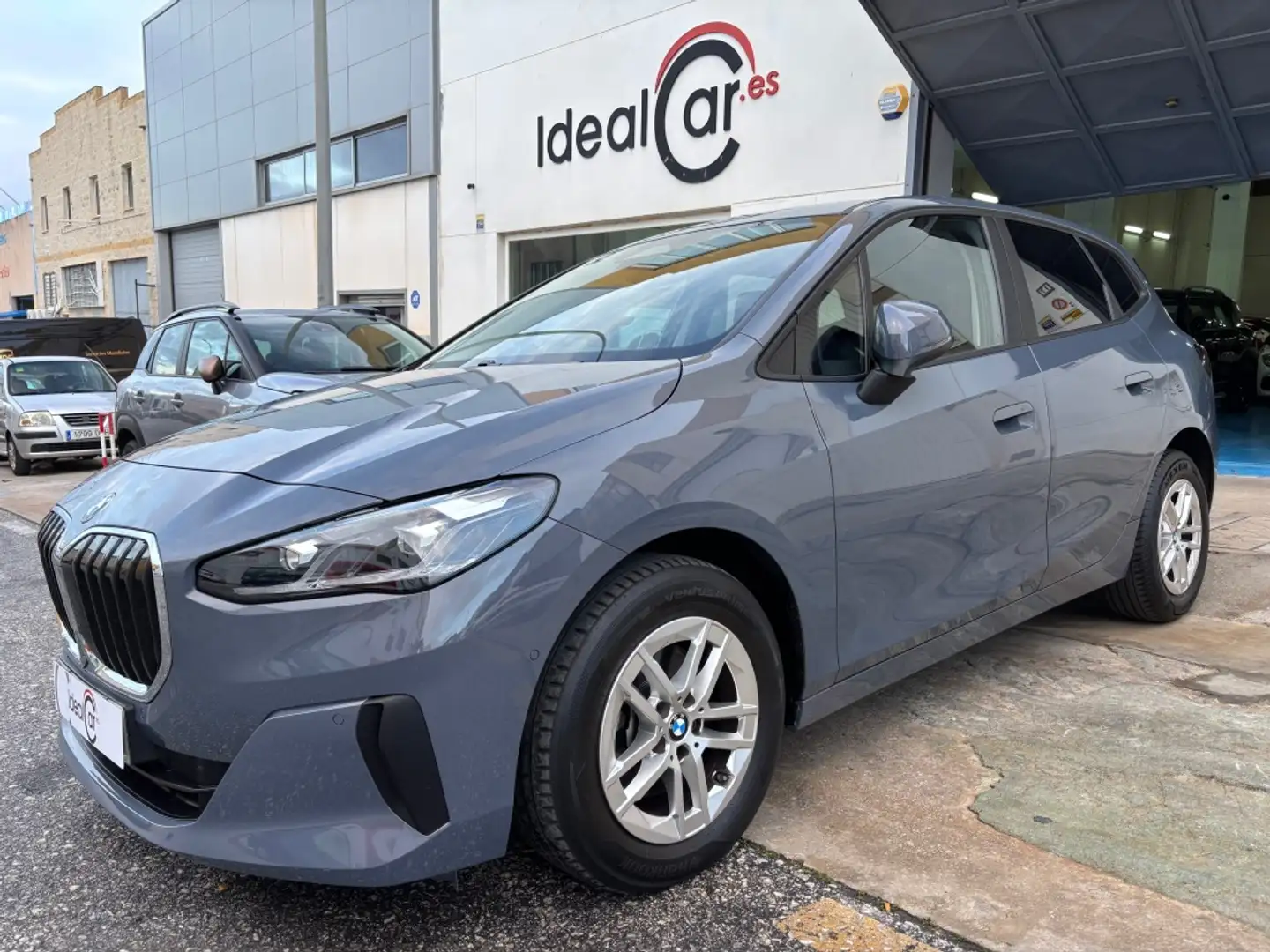 BMW 218 218dA Active Tourer Grau - 1