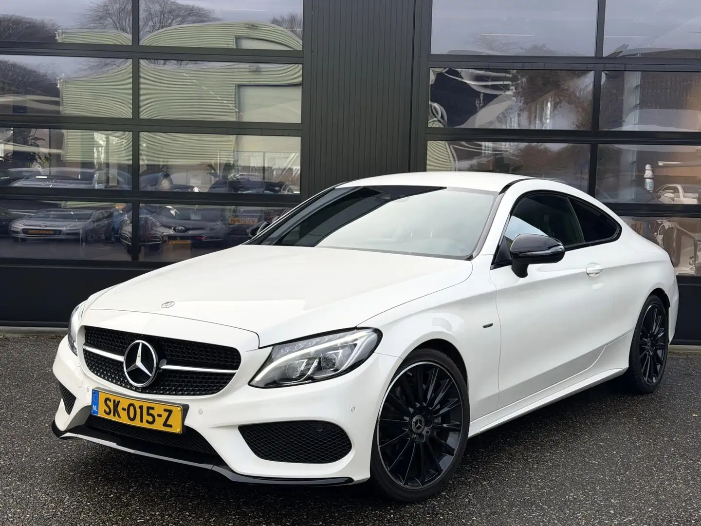 Mercedes-Benz C 180 Coupé C180 AMG Edition Ambient Light Weiß - 1