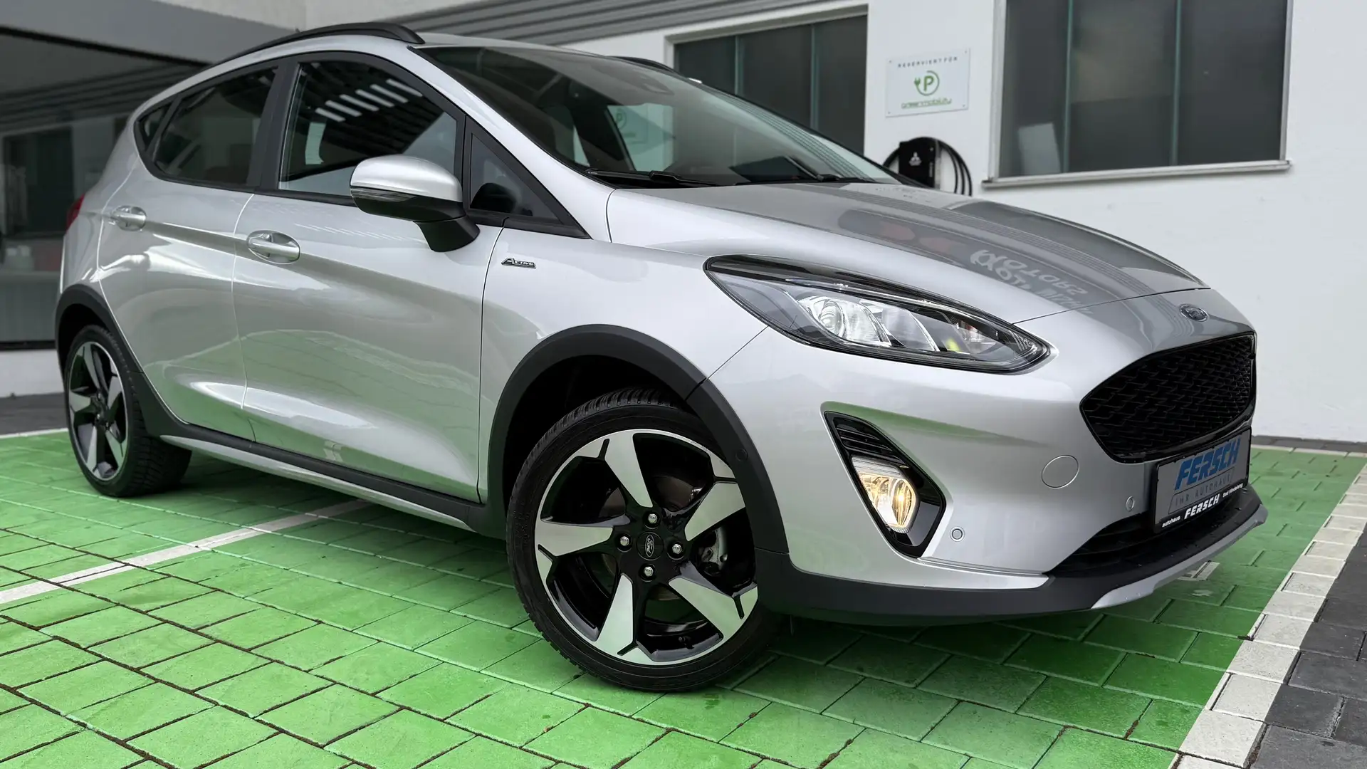 Ford Fiesta Active m. SYNC 3, Freisprech., 17" ALU uvm... Argent - 1