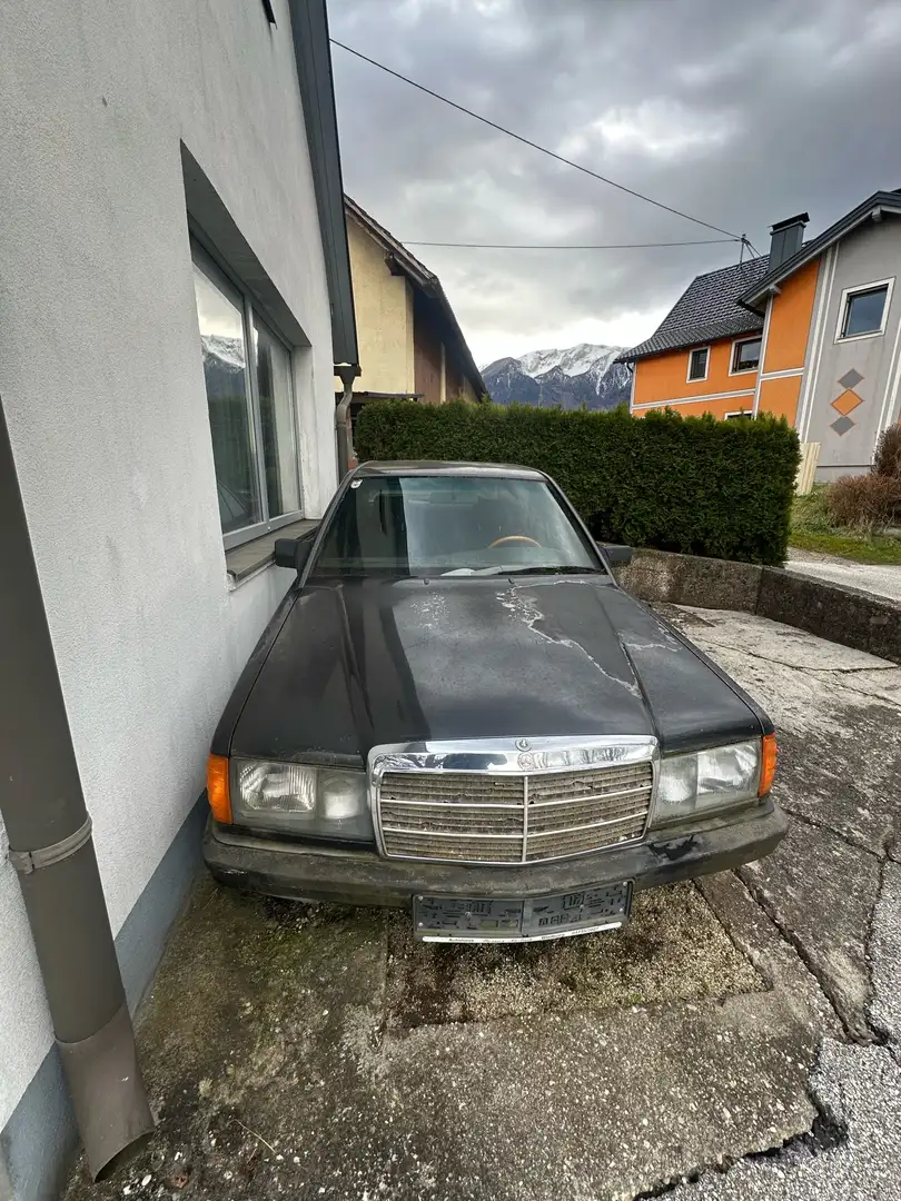 Mercedes-Benz 190 - 1