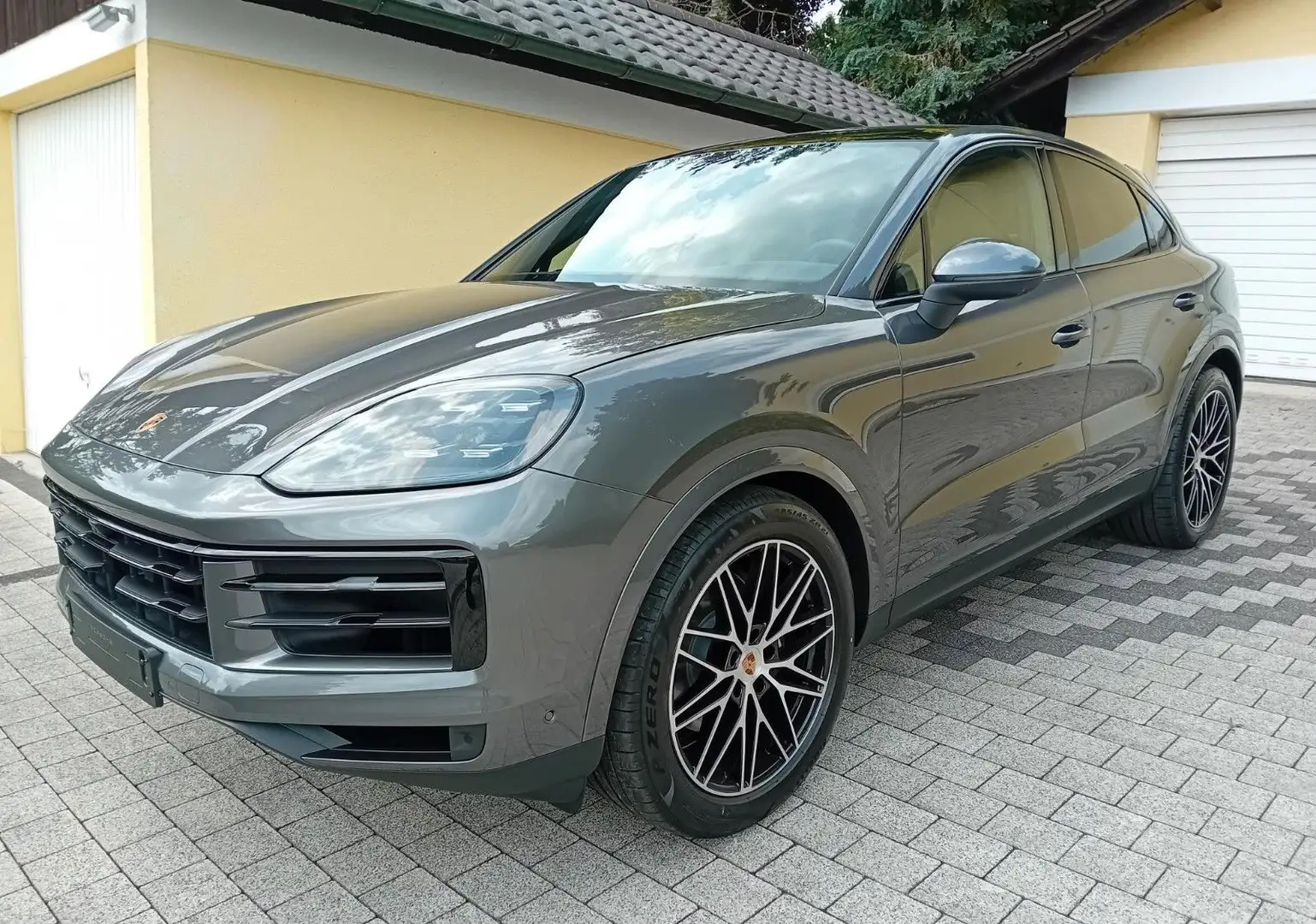 Porsche Cayenne Coupé-Beige-Mmy-PASM-21"-Mtx-Sitzbelüft. Gris - 1