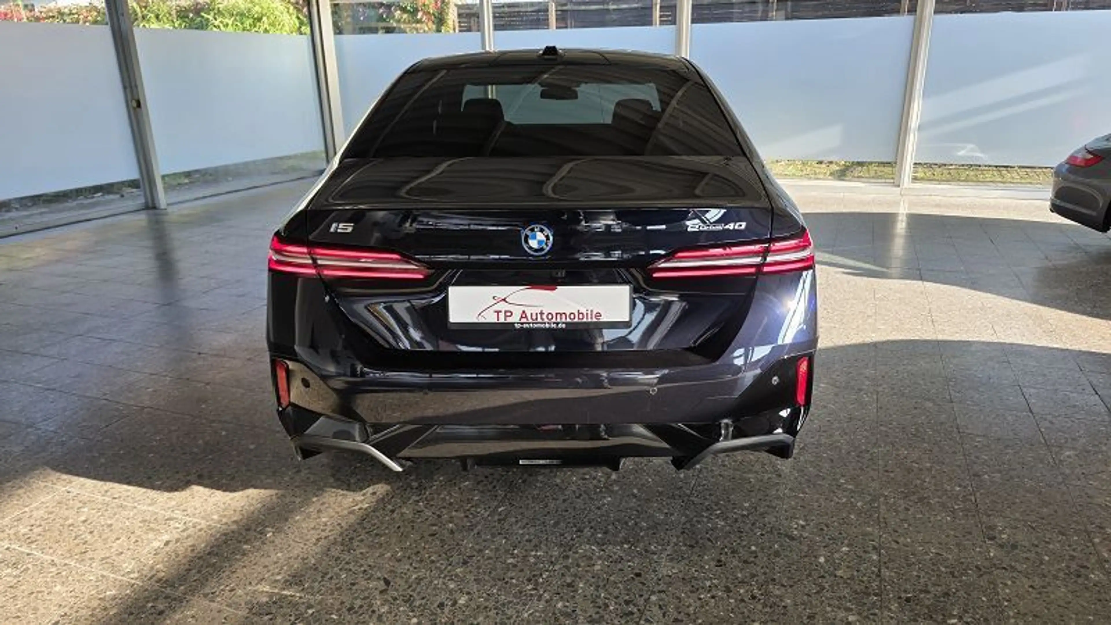 BMW i5 40 eDrive M Sport Pan*LED*Nav*Kam+Park*Sound — photo 6