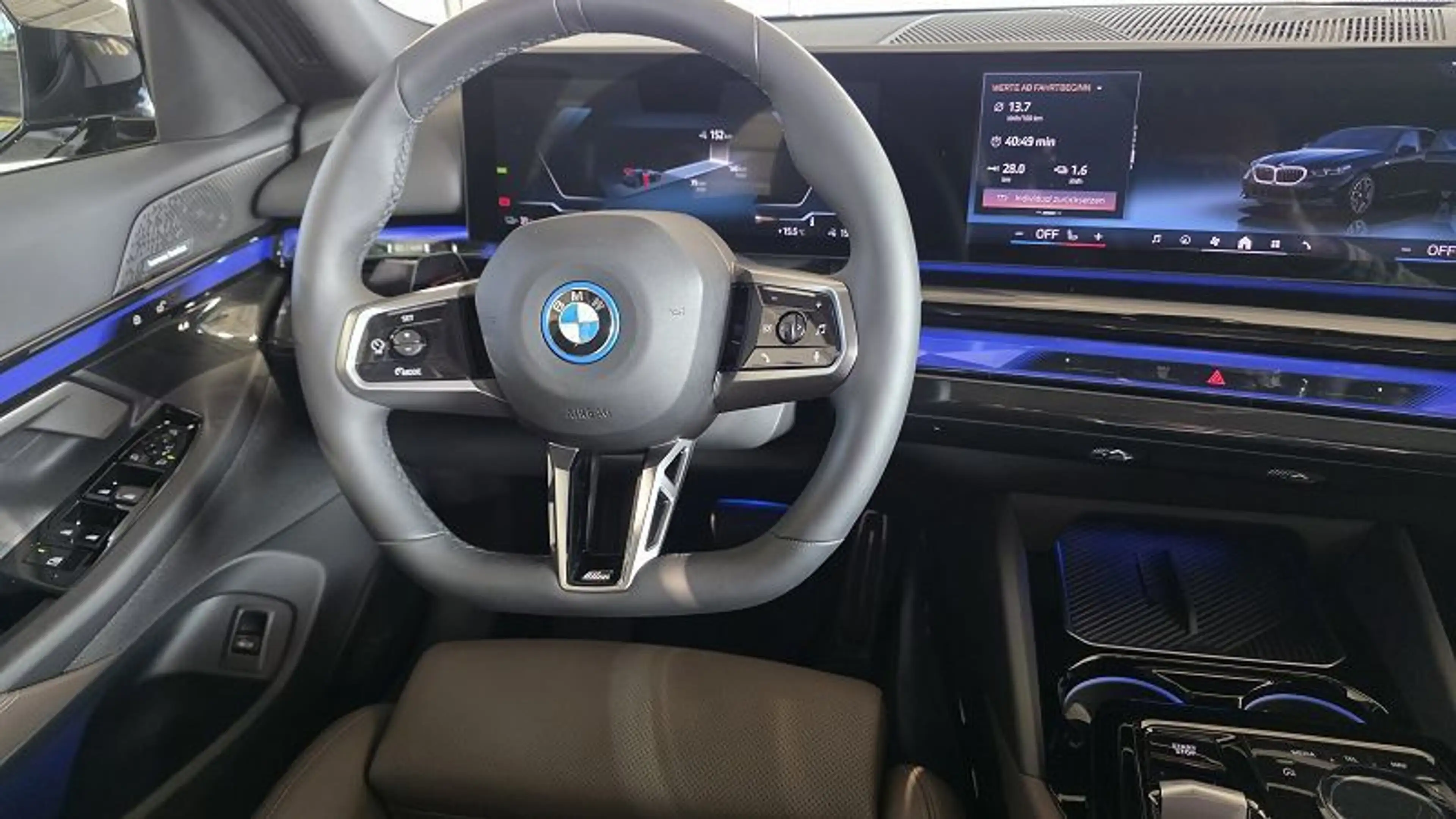 BMW i5 40 eDrive M Sport Pan*LED*Nav*Kam+Park*Sound — photo 11