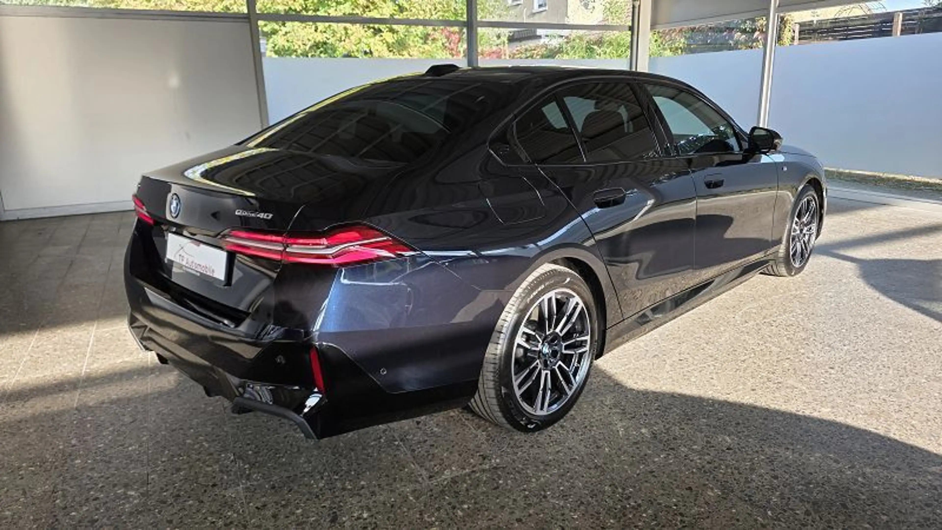 BMW i5 40 eDrive M Sport Pan*LED*Nav*Kam+Park*Sound — photo 5