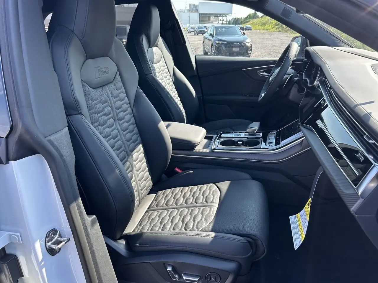 Audi RS Q8 снимка Audi RS Q8