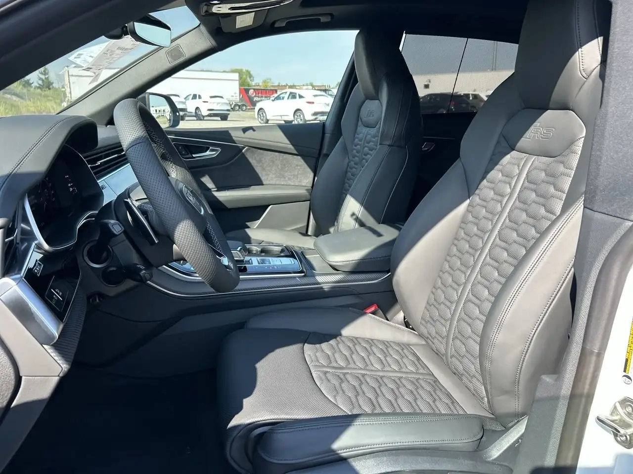 Audi RS Q8 снимка Audi RS Q8