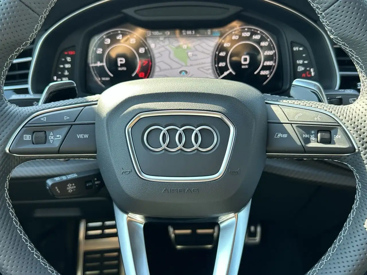 Audi RS Q8 снимка Audi RS Q8