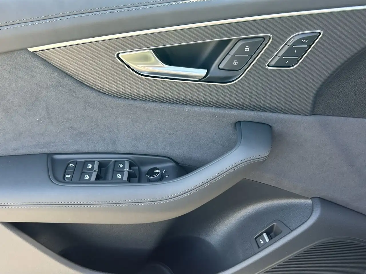 Audi RS Q8 снимка Audi RS Q8