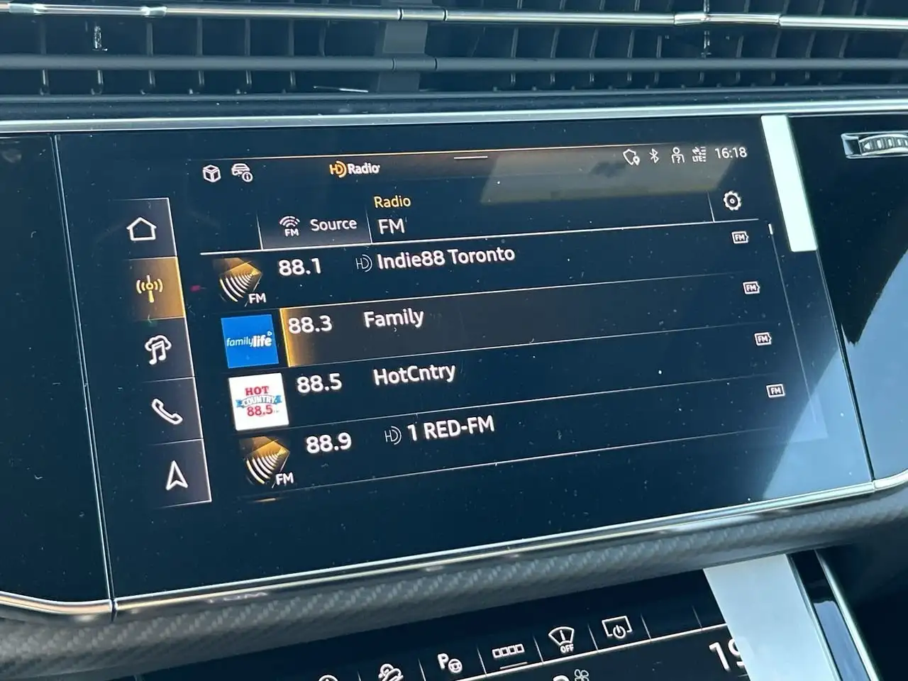 Audi RS Q8 снимка Audi RS Q8