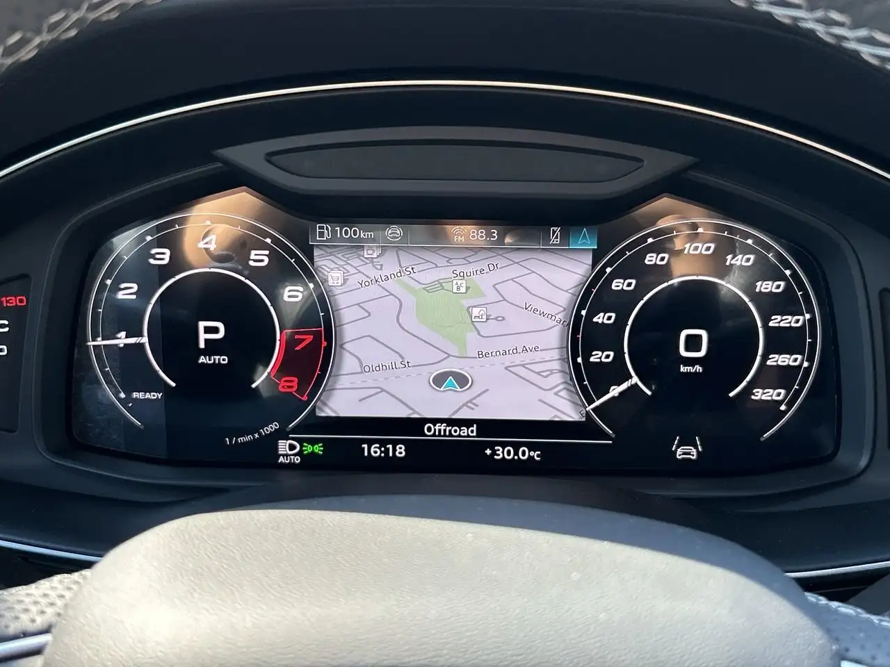 Audi RS Q8 снимка Audi RS Q8