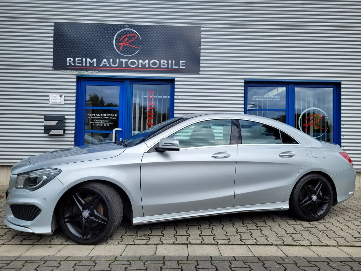 Mercedes-Benz CLA 45 AMG -Klasse 180 AMG Line*XENON*NAVI*SHZ*LEDER* Srebrny - 2