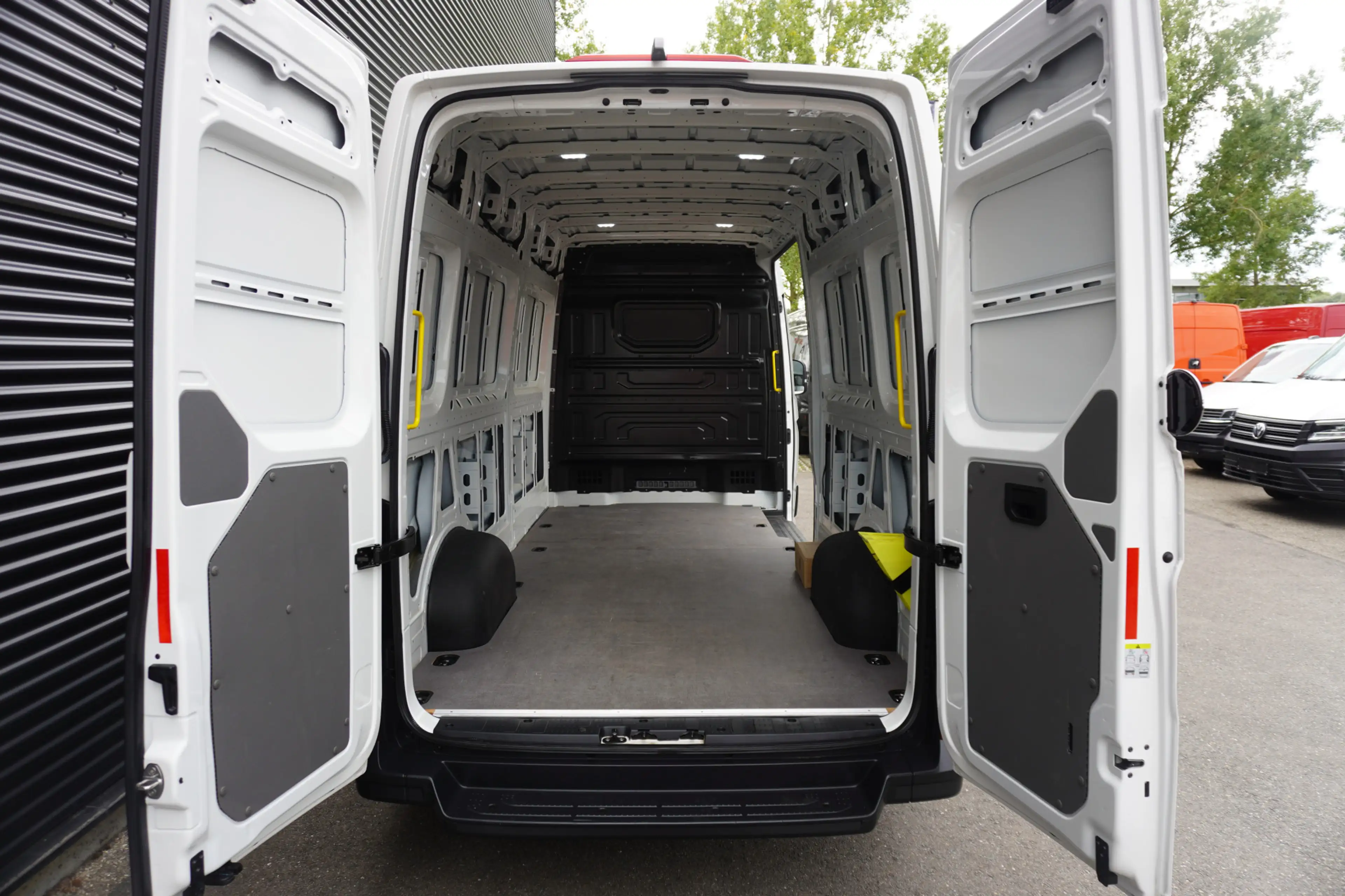 Volkswagen Crafter 180pk L4H3/L3H2 Apple Carplay Camera Navigatie Cru — photo 3