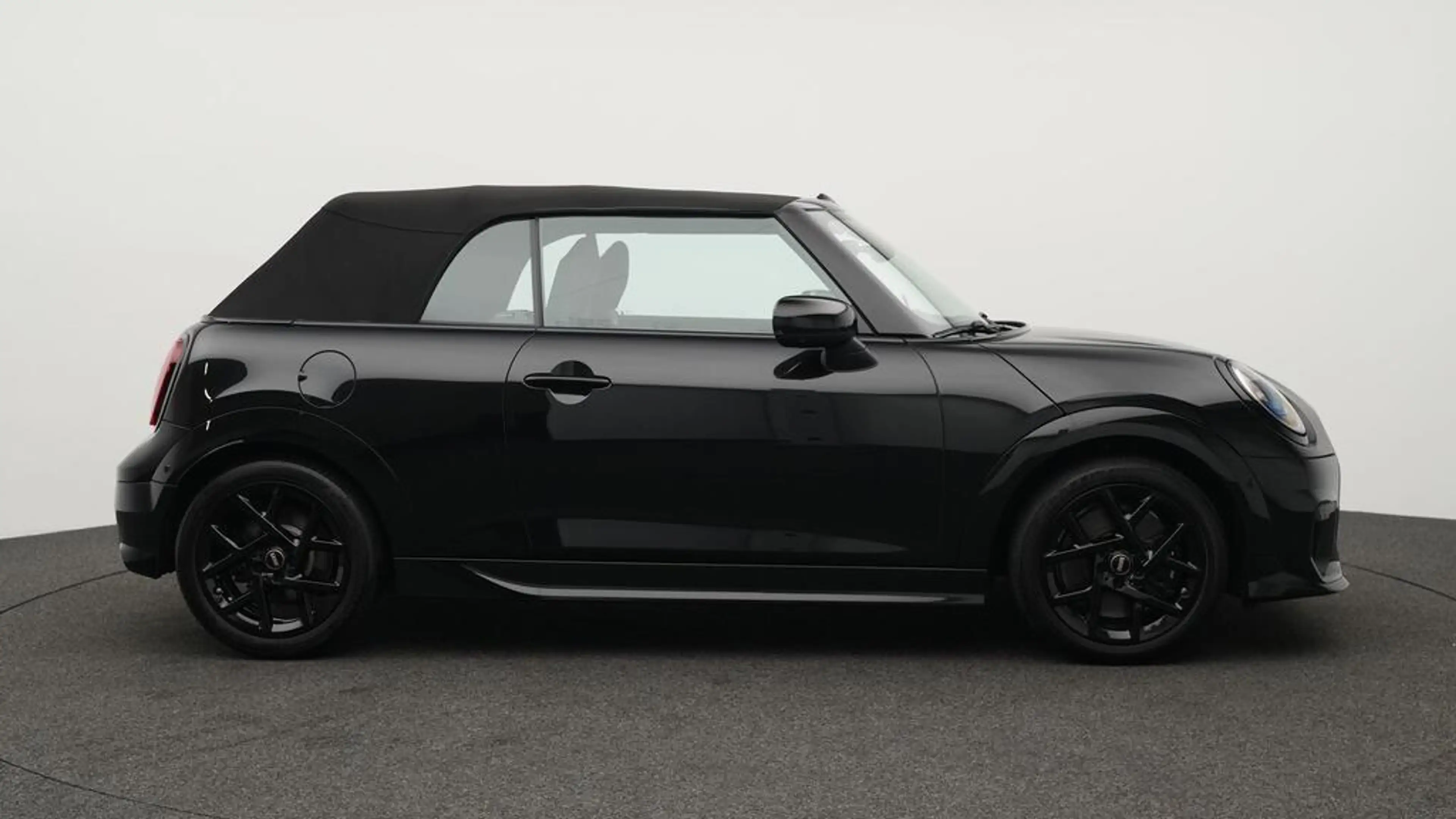 MINI Cooper C Cabrio John Cooper Works Trim — photo 2