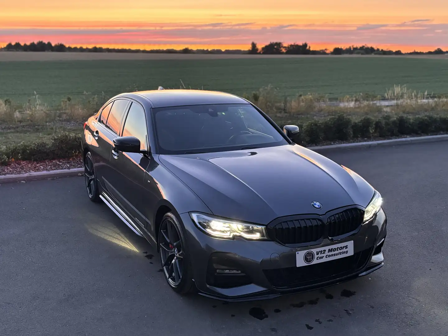 BMW 330 330eAS PHEV M Performance Tva recup Grey - 1