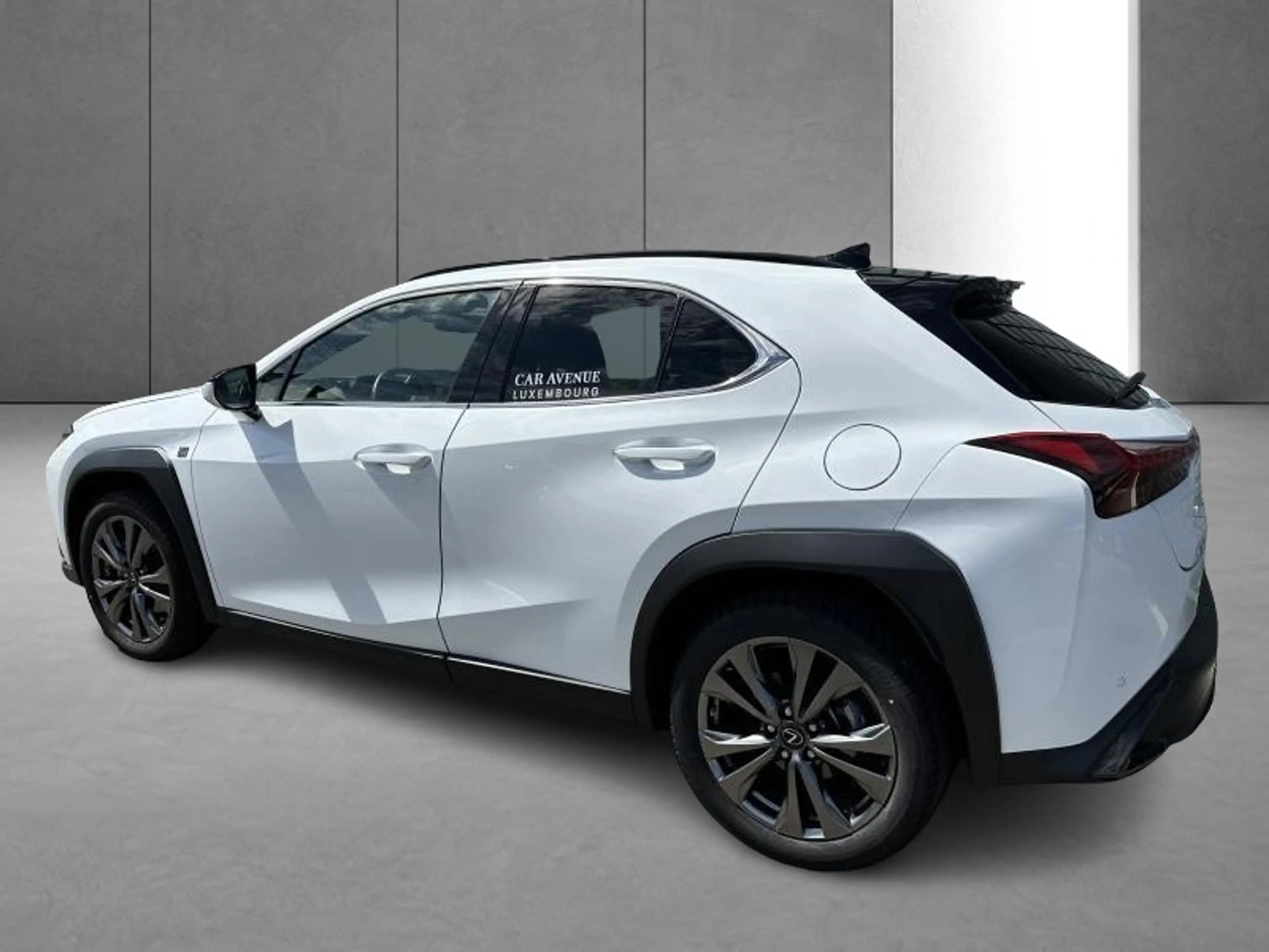 Lexus UX 250h F SPORT Design — photo 7