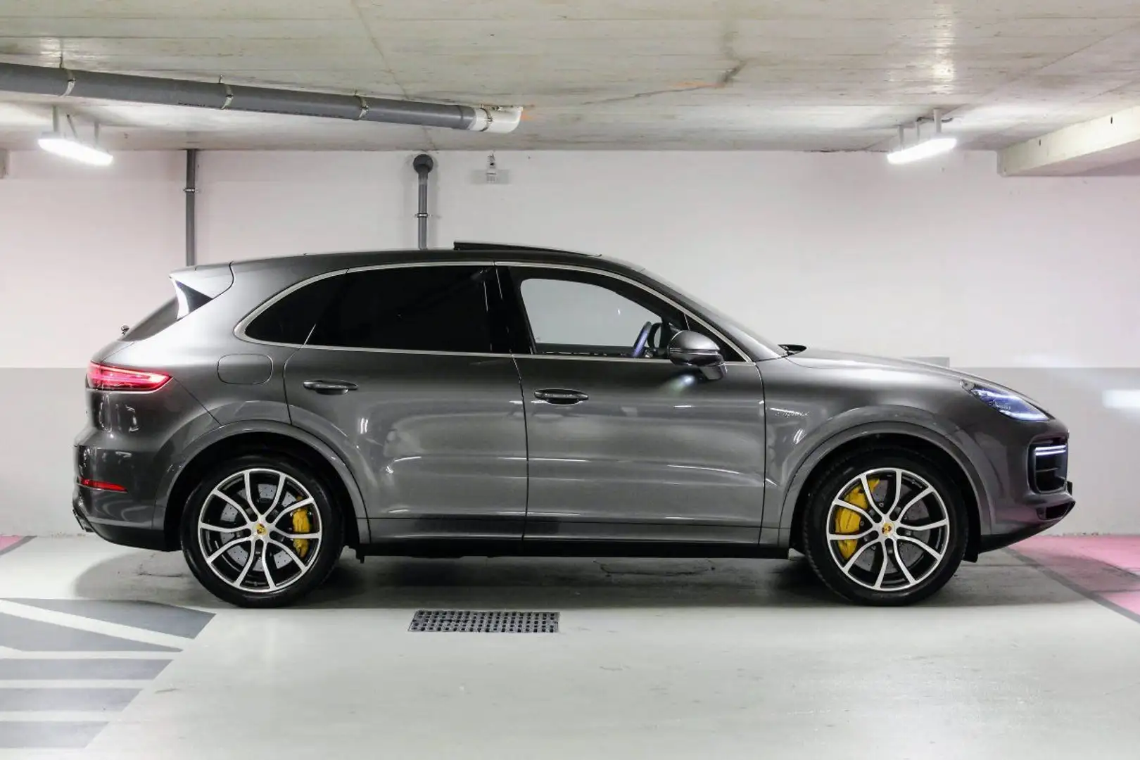 Porsche Cayenne 4.0 680ch Turbo S E-Hybrid Euro6d-T-EVAP Šedá - 2
