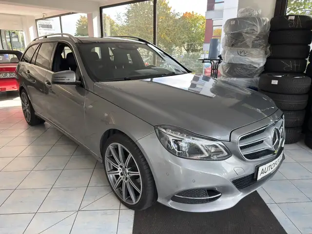 Mercedes-Benz E 350 CDI T-Modell BlueTec Avantgarde*AHK*Pano
